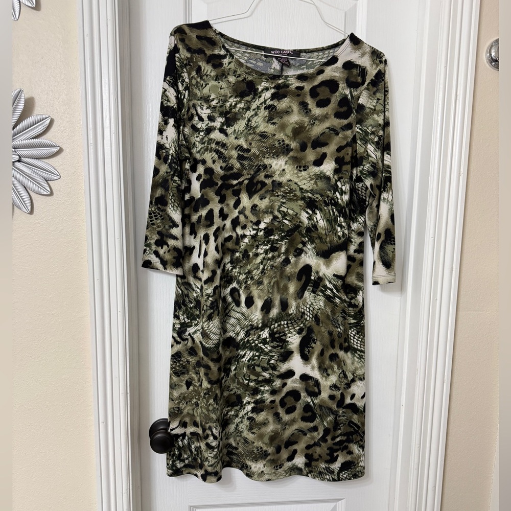 Who cares by Alisha Levine 3/4 cropped sleeve animal print green dress size M